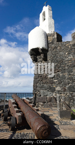 Garachico, Teneriffa - Nordküste Seehafen. Das Castillo de San Miguel - eine kleine Festung und Museum. Stockfoto