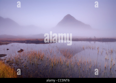 Man Na Fola und Buachaille Etive Beag - Glen Coe - Schottisches Hochland Stockfoto