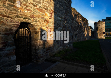 Gateway in das 13. Jahrhundert Stadtmauern, in der Nähe der Wachturm, Manor Street, Stadt Waterford, Irland Stockfoto