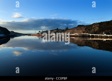 Fahrbahn errichtet über den Fluss Suir, Stadt Waterford, Irland Stockfoto