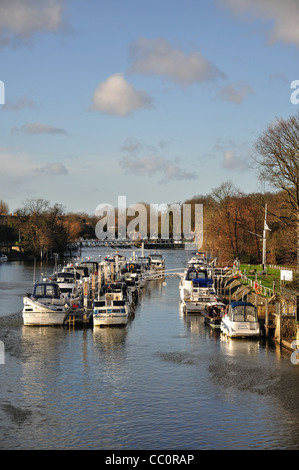 Themse von Hampton Court Bridge, Hampton Court, London Borough of Richmond upon Thames, Greater London, England, UK Stockfoto