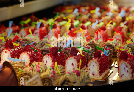 Weihnachten-Konditorei in Boulangerie Alexandra, eine beliebte Bäckerei in den Vororten von Paris anzeigen Le Perreux-Sur-Marne, Frankreich Stockfoto