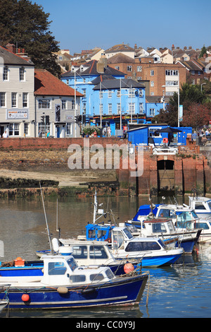 Blick über Folkestone harbour mit Blick auf das kreative Viertel in der Altstadt, in Kent, England, UK Stockfoto