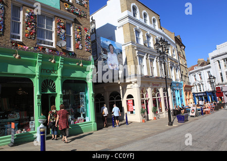 Belebten Rendezvous-Straße in der Nähe von Kreativquartier in Folkestone, Kent, England, UK Stockfoto