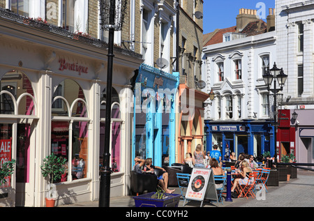 Belebten Rendezvous-Straße in der Nähe von Kreativquartier in Folkestone, Kent, England, UK Stockfoto