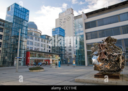 Ernst-Abbe-Platz auf dem Gelände der ehemaligen Carl Zeiss Werke, Skulpturen des Künstlers Frank Stella, Jena Deutschland Stockfoto