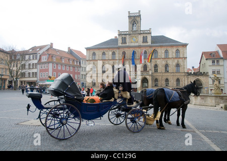 Kutsche vor dem Rathaus, Weimar, Thüringen, Deutschland, Europa Stockfoto