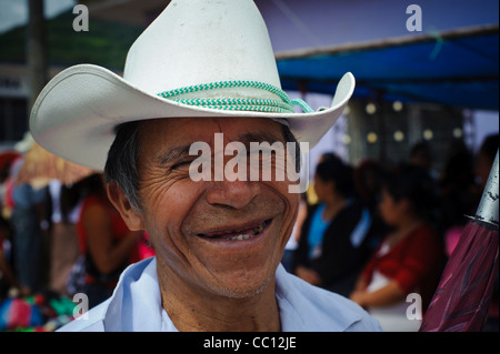 Glücklich Campesino Cowboy Hut in Honduras Stockfoto