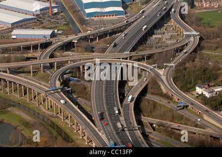 Spaghetti-Anschlussstelle der M6 Birmingham West Midlands Anschlussstelle 6. M6 Autobahn Autobahnen Kreuzung Luftaufnahme erhöhten Abschnitt Straße Autobahn Großbritannien Stockfoto