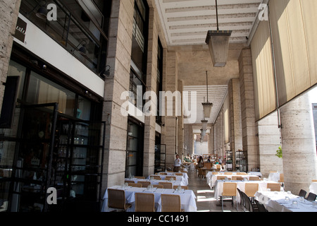 Emporio Libreria Enoteca Restaurant Gusto, Piazza Augusto Imperatore, Rom Stockfoto