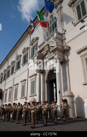 Streitkräfte Band außen Palazzo del Quirinale, Rom, Italien Stockfoto