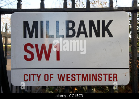 Straßenschild für Millbank sw1 Stadt von Westminster London England UK-Vereinigtes Königreich Stockfoto