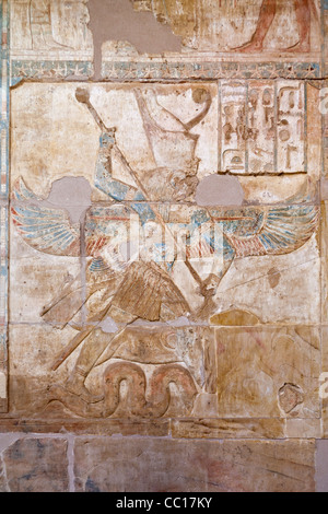 Linderung von Seth und Apophis Hibis Tempel, die alte Hauptstadt von Kharga Oase, westliche Wüste Ägyptens Stockfoto