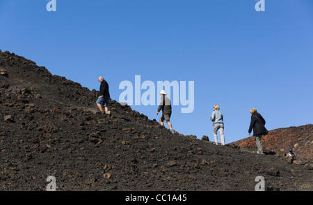 Die Samara Vulkan Wanderwege, Ansatz auf den Teide, Teneriffa. Ascedning der kleine Vulkan Mt Samara. Stockfoto