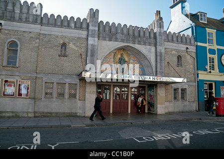 Der Brighton Dome Corn Exchange-Eingang auf der Church Street, Brighton, East Sussex, UK. Stockfoto