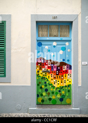 Offene Türen-Kunst-Projekt, Verjüngung der verfallenen Altstadt von Funchal, Madeira Stockfoto