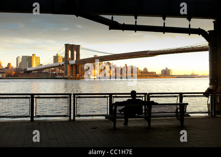 28. November 2011: Bilder zeigen die Brooklyn Bridge in New York City, USA. Stockfoto