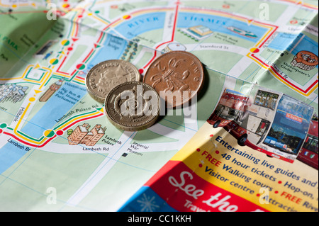 Kleingeld auf London Wanderkarten Stockfoto