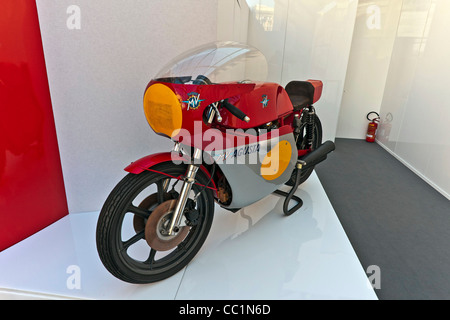 Alt MV Augusta Rennrad im Museum des 20. Jahrhunderts, Palazzo dell'Aregario, Mailand, Italien Stockfoto