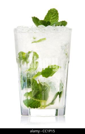 Mojito cocktail isoliert auf weißem Hintergrund Stockfoto