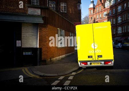 Waitrose Ocado Supermarkt Lieferwagen Stockfoto