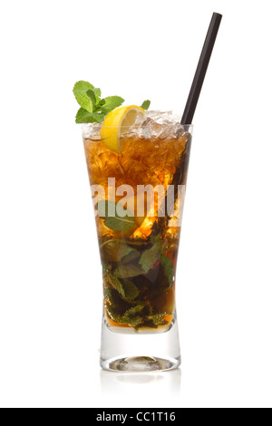 Cuba Libre cocktail isoliert auf einem weißen Stockfoto