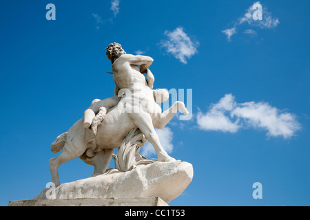 Paris - Centaur Abführung einer Nymphe von Laurent Marqueste, Marmor, 1892, Jardin des Tuileries Stockfoto
