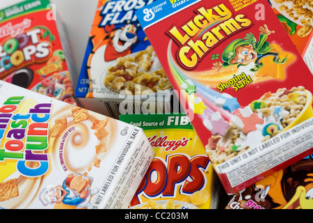 Eine Auswahl an Kinder Frühstücks-Cerealien. Stockfoto