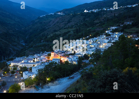 Pampaneira Dorf am Abend am Las Alpujarras Region von Andalusien, Spanien Stockfoto