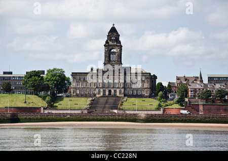 Wallasey Rathaus am südlichen Ufer des Fluss Mersey, The Wirral, England. Stockfoto