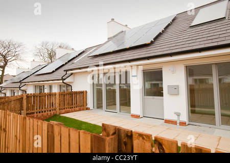 Passivhaus Häuser in Sunderland, die thermisch extrem effizient sind und CO2-neutral. Stockfoto