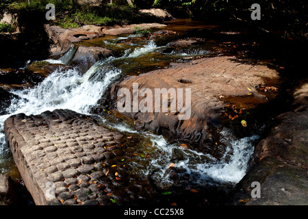 Fluss und Dschungel an Kbal Spean, archäologische Stätte Angkor-Ära an den südwestlichen Hängen des Kulen Hills, Kambodscha, Asien Stockfoto
