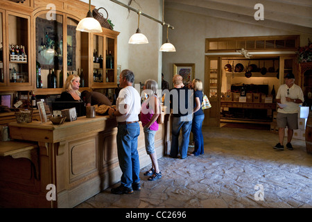 Probierstube auf dem Sonnenstein Weinberge und die Kellerei befindet sich 30 Minuten nördlich von Santa Barbara in Santa Ynez Valley Stockfoto