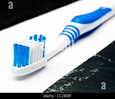 Eine blaue Zahnbürste Stockfoto