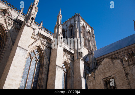 York Minster an einem sonnigen, klaren Tag Stockfoto