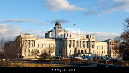 Die untergehende Sonne leuchtet der US Library of Congress mit warmem Licht am späten Nachmittag Stockfoto