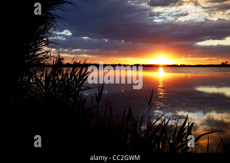 Sonnenaufgang auf gefällt mir und Wolken Stockfoto