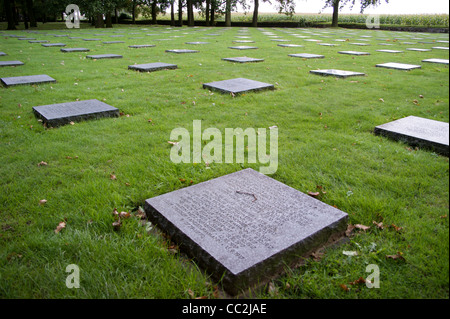 Namen der gefallenen bei Langemark Deutscher Soldatenfriedhof Erster Weltkrieg, Langemark-Poelkapelle, Ieper Ypern, Belgien Stockfoto