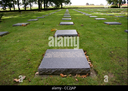 Namen der gefallenen bei Langemark Deutscher Soldatenfriedhof Erster Weltkrieg, Langemark-Poelkapelle, Ieper Ypern, Belgien Stockfoto