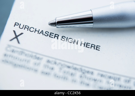 Detail des Dokuments mit Kugelschreiber, Studio gedreht Stockfoto