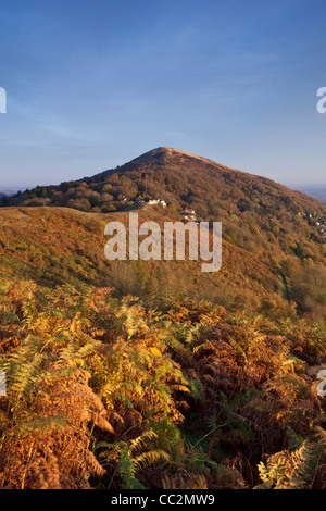 Die Ansicht Nord über den Malvern Hills Verbindungsgrat zum Leuchtfeuer Worcestershire Stockfoto