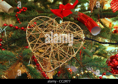 Wicker Herzen Weihnachtsdekoration Stockfoto