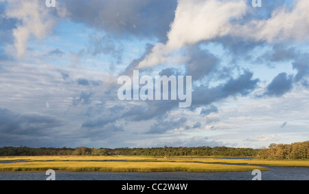 USA, New York, Long Island, East Hampton, Wolken über See Stockfoto