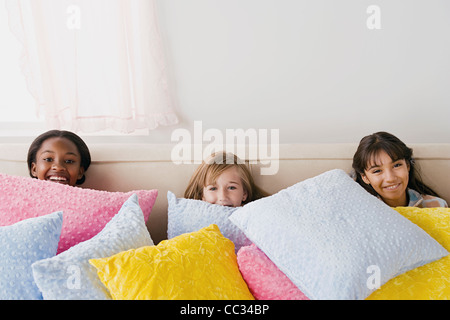 USA, California, Los Angeles, drei Mädchen (10-11), die Spaß am slumber party Stockfoto