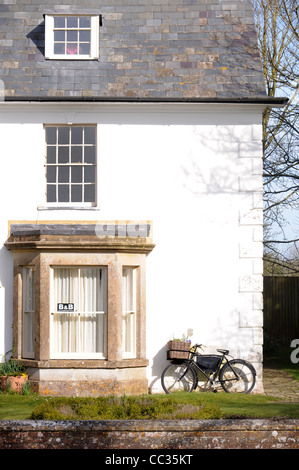Haus bietet Bed And Breakfast Unterkunft in Großbritannien Wiltshire Dorf von Avebury Stockfoto