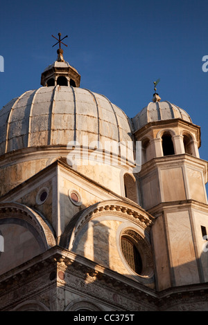 Blick auf die Kirche "Santa Maria dei Miracoli" in Venedig, Italien, Europa Stockfoto