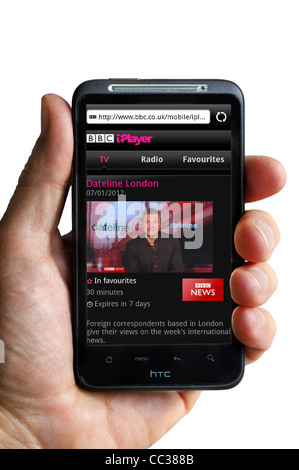 Der Nachrichtensender auf BBC iPlayer auf einem HTC-Smartphone ansehen Stockfoto