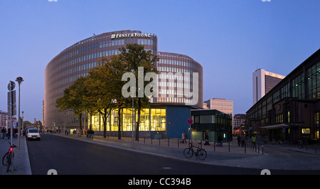 Traenenpalast - Tränenpalast, ehemaliger Grenzübergang Grenzbahnhof, Berlin, Deutschland Stockfoto