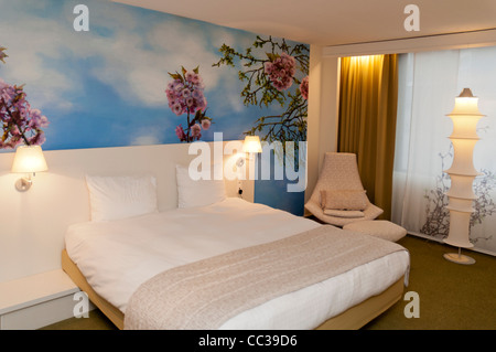 Innenansicht auf Zimmer 424 im Hotel Bloom!, Sint-Joost-Ten-Noode, Brüssel Stockfoto