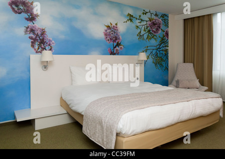 Innenansicht auf Zimmer 424 im Hotel Bloom!, Sint-Joost-Ten-Noode, Brüssel Stockfoto